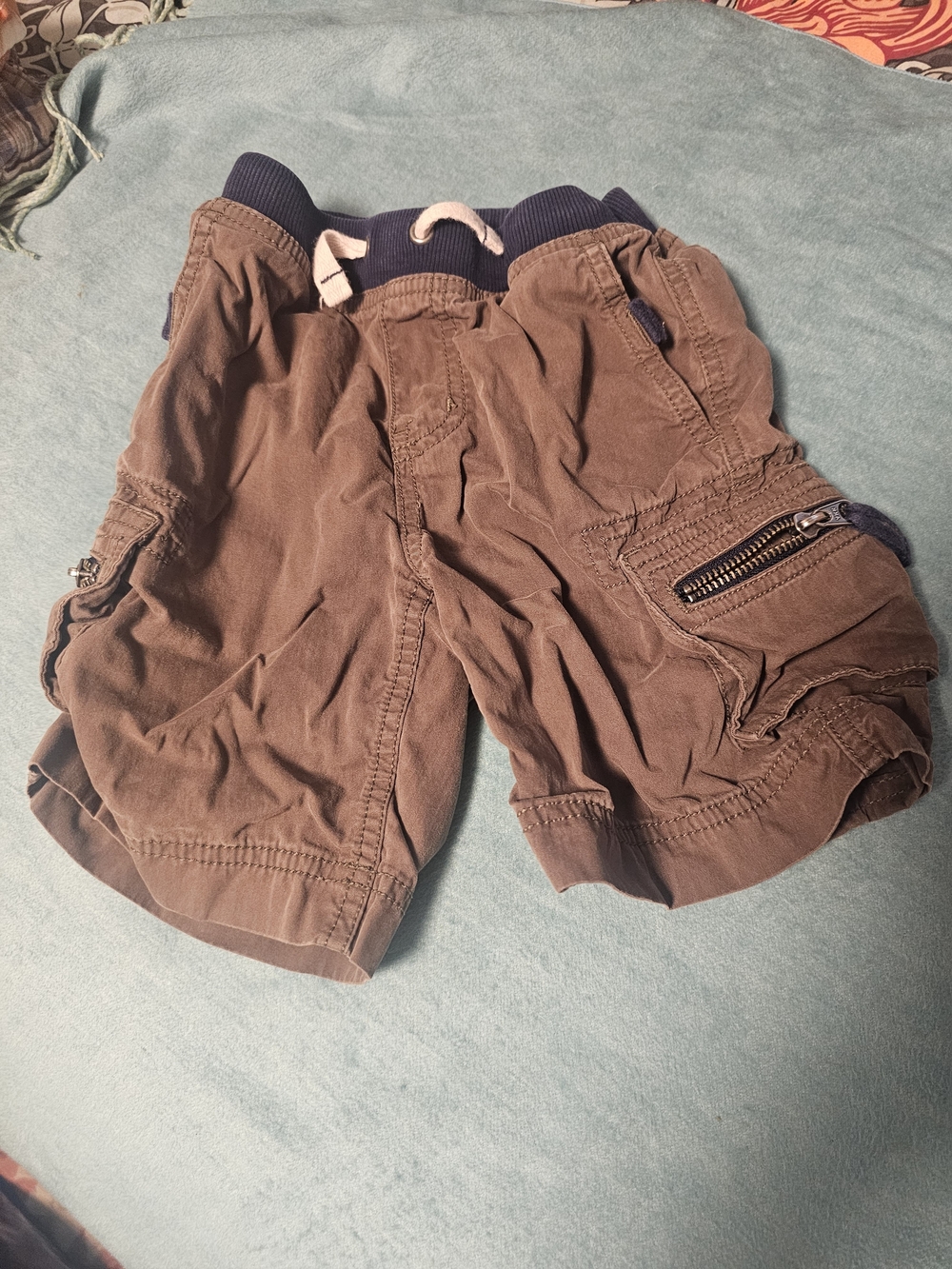 Hanna Andersson Brown Cargo Shorts with Navy Waistband Sz 100